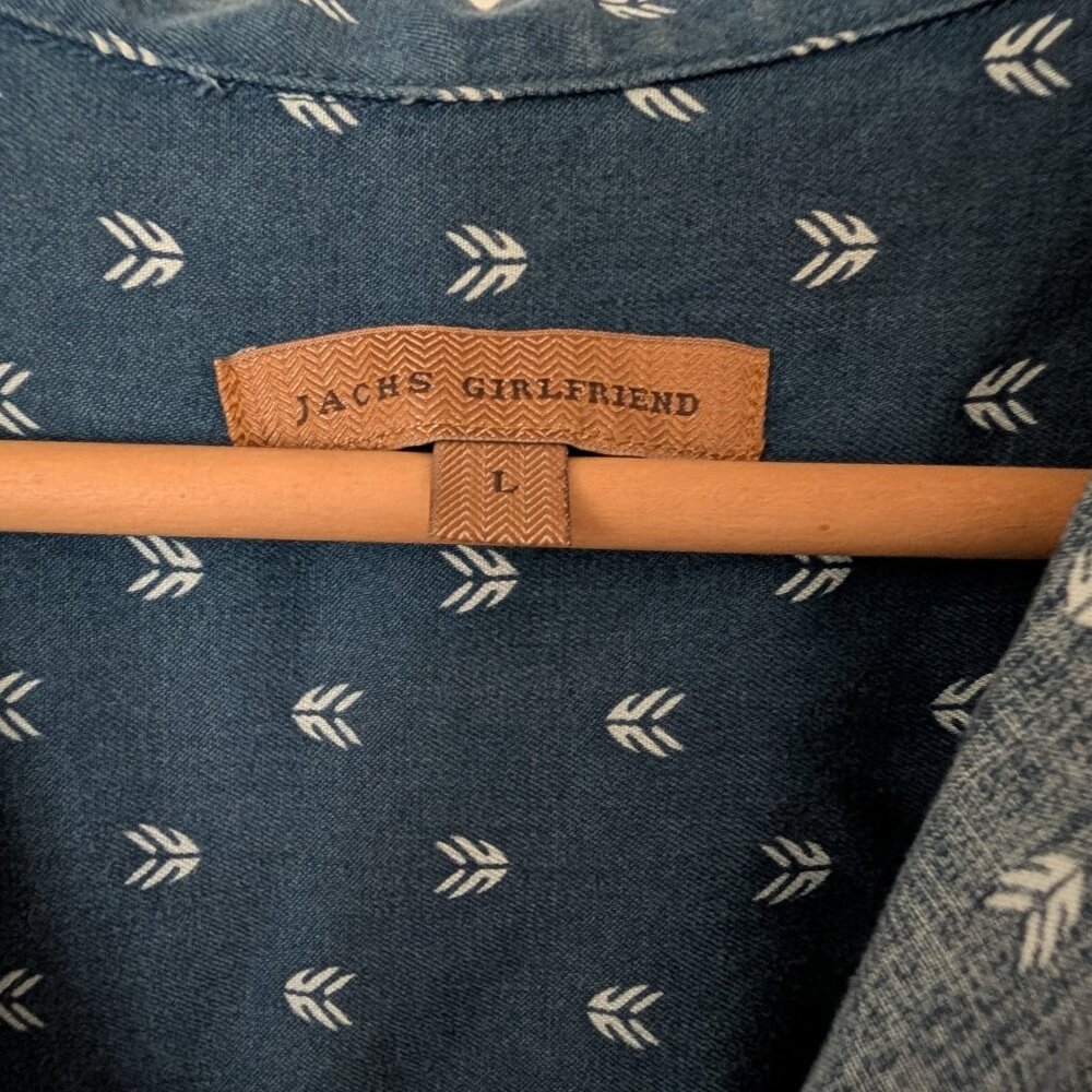 Jach's Girlfriend 100% Tencel Women's L Button Up Denim Blue Camp Shirt Top - Picture 2 of 5
